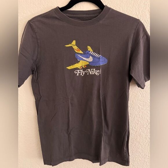 Nike Graphic Tee with Airplane Design Youth - Picture 7 of 7